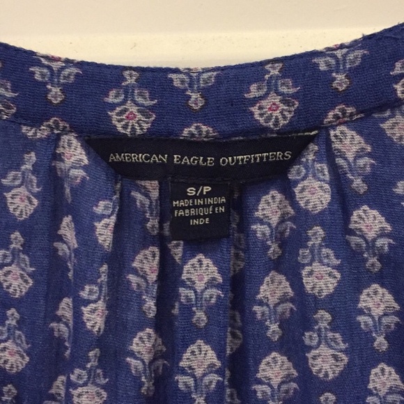 ✨ MAKE OFFER ✨
{AMERICAN EAGLE} BELL SLEEVE TOP - Picture 3 of 9